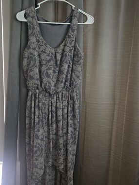 Sleeveless Gray Paisley High-Low Maxi Dress